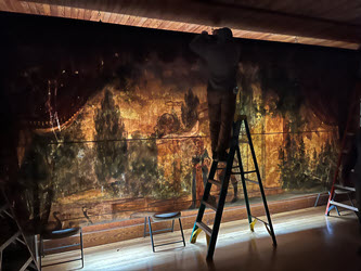 Curtain 4